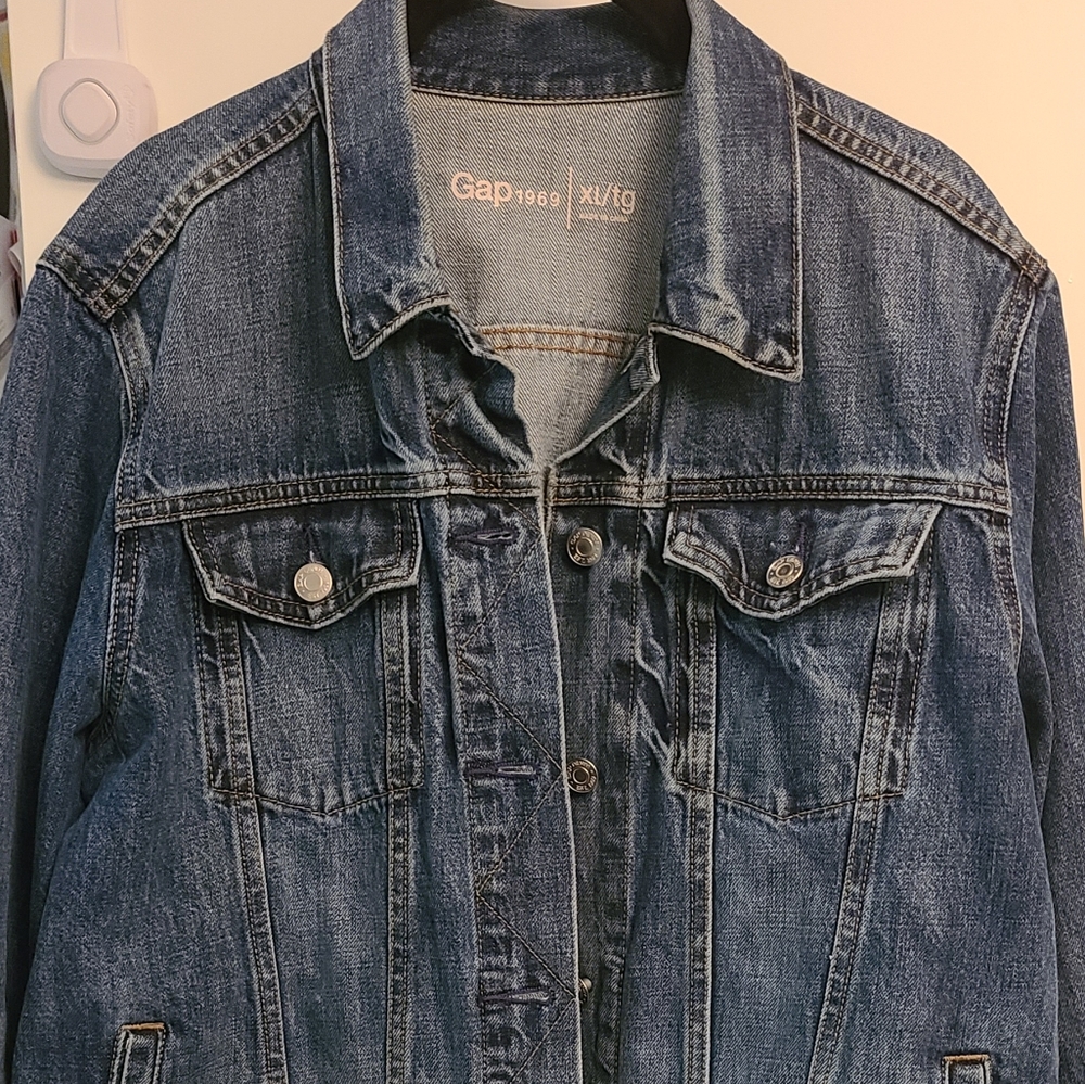 XLg GAP Women's Jean Jacket